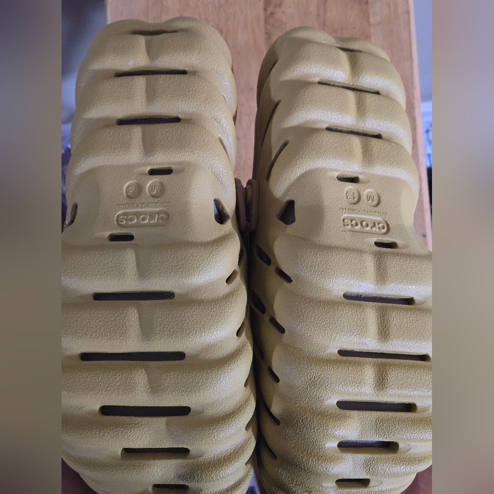 Mens Crocs - Picture 2 of 2